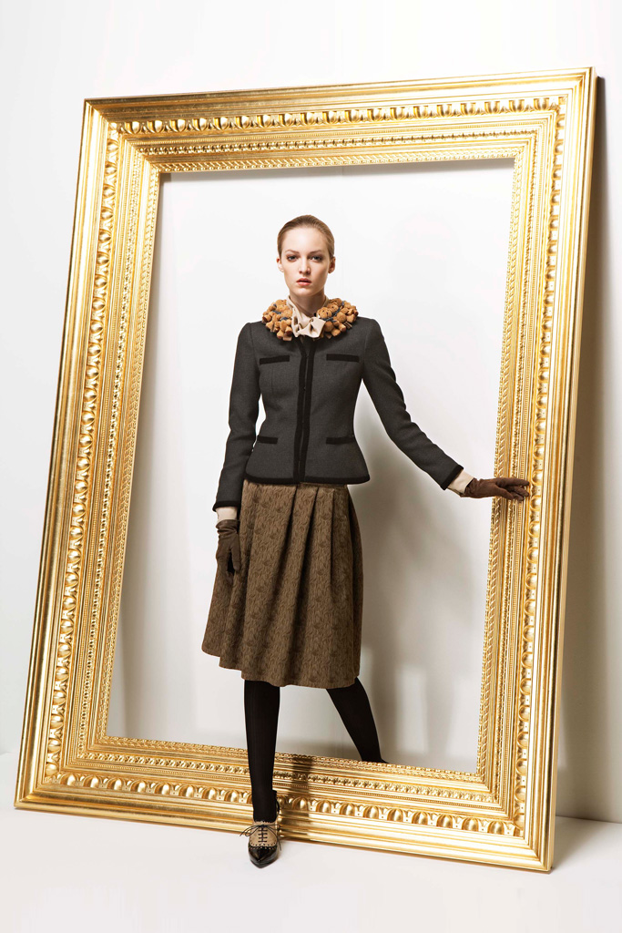 Moschino 2011 ����ϵ�и���DƬ