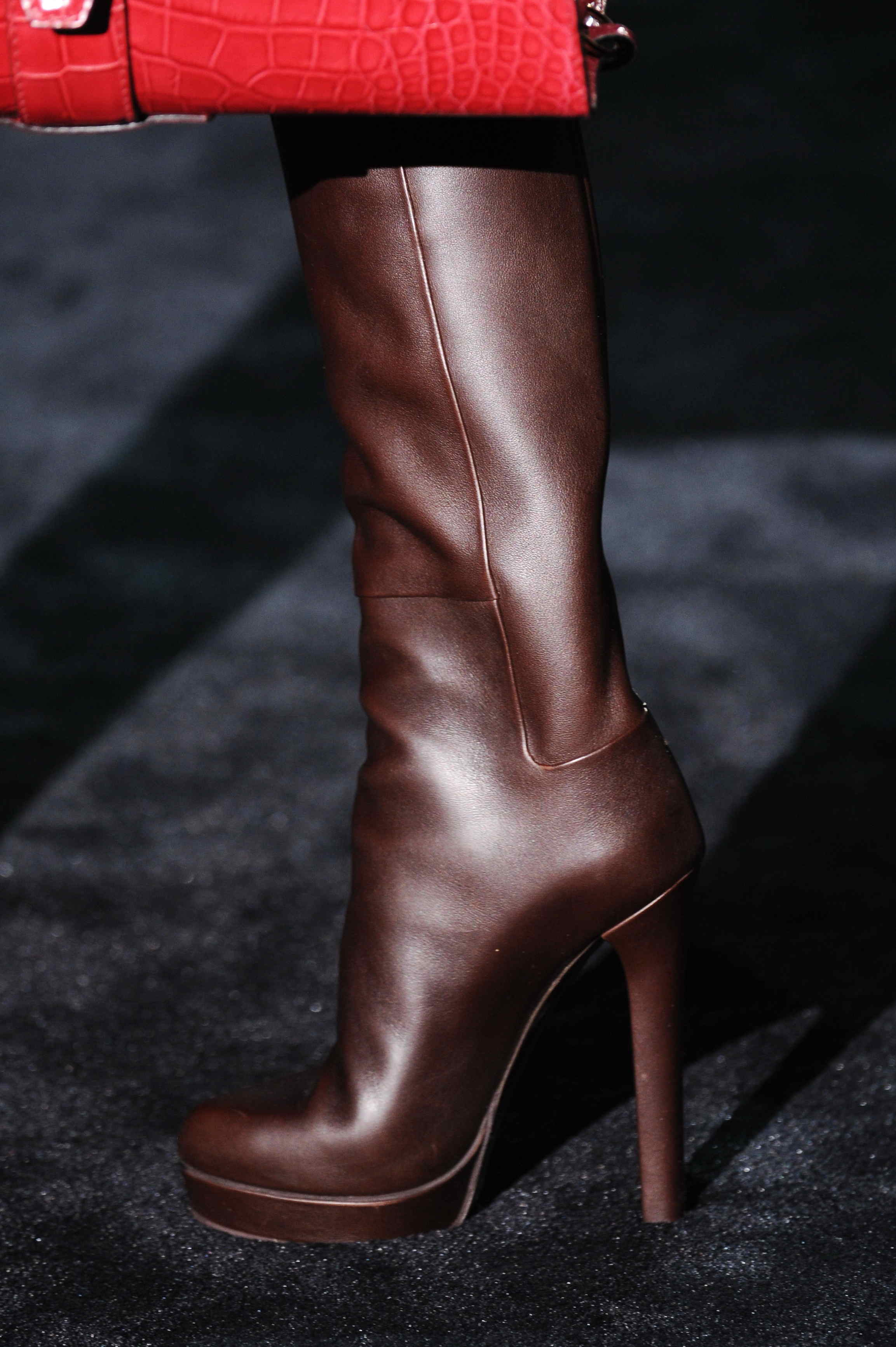 Gucci 2011�ﶬŮʿЬ�ĸ���DƬ